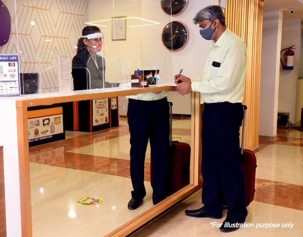 Hotel Oyo Mannat Residency Near Rohini Sector 18 Metro Station Neu-Delhi Exterior foto