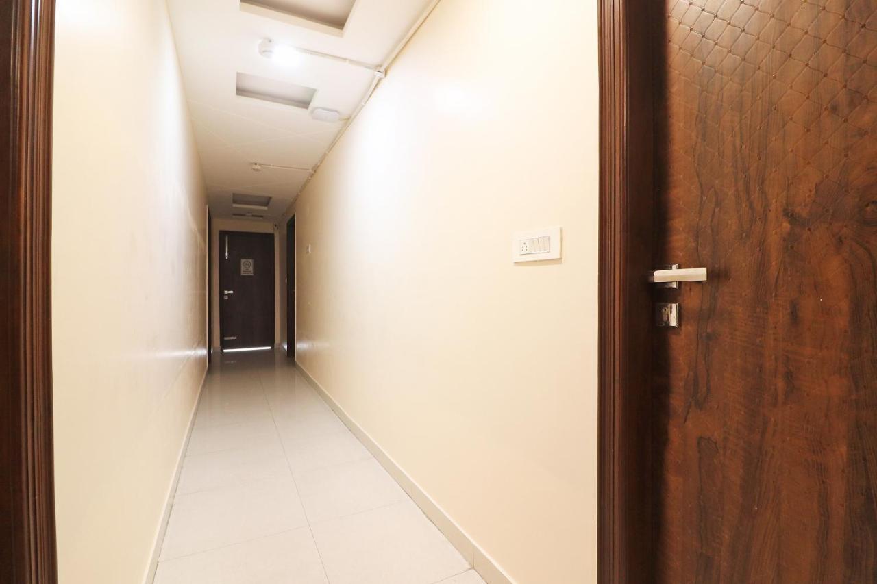 Hotel Oyo Mannat Residency Near Rohini Sector 18 Metro Station Neu-Delhi Exterior foto
